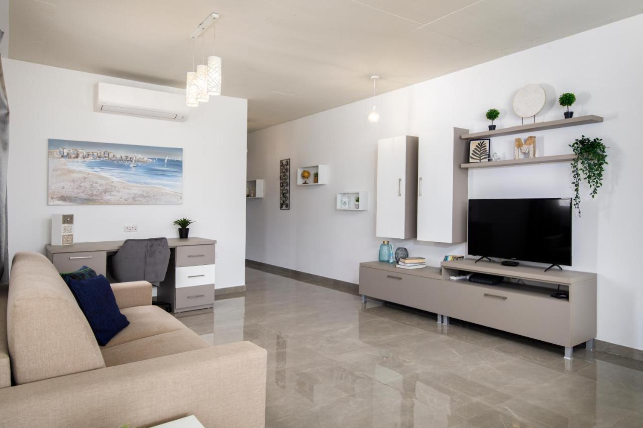 Hilltop Apartments - Stylish Comfort Living Close To The Sea, Bugibba St. Paul's Bay Bagian luar foto