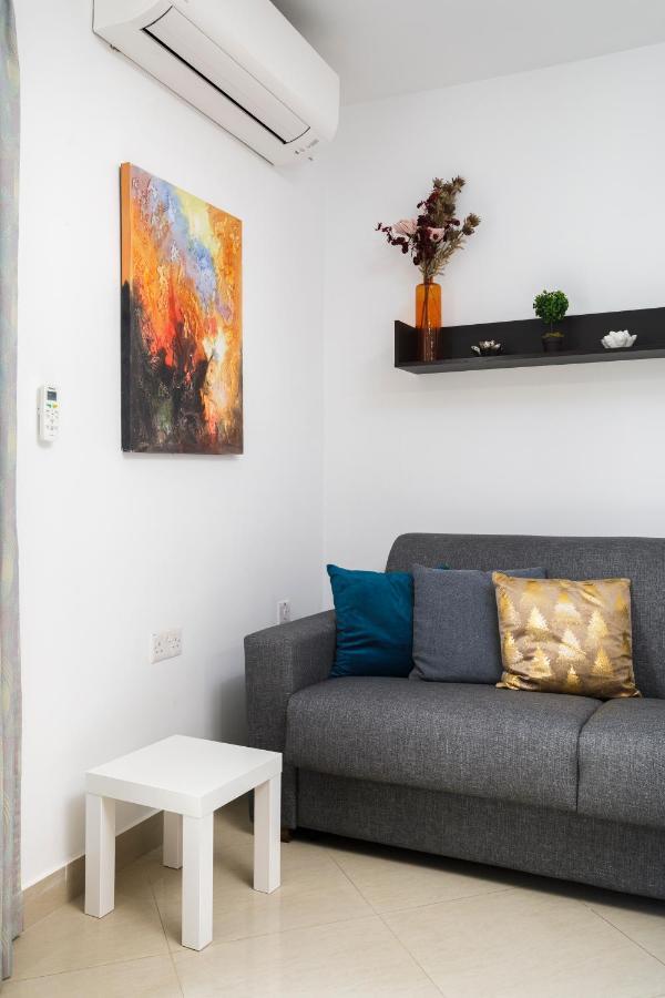 Hilltop Apartments - Stylish Comfort Living Close To The Sea, Bugibba St. Paul's Bay Bagian luar foto